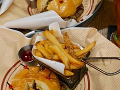 -BOURBON 玻本美式餐厅酒吧(虹桥新天地店)