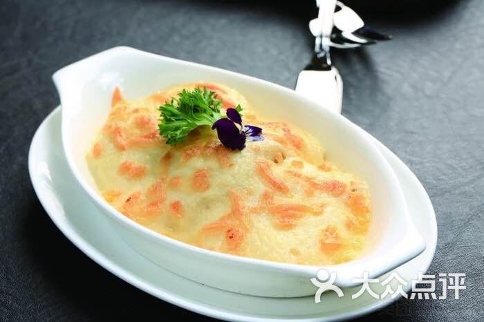 友谊宾馆俄罗斯餐厅传统俄式烤鱼图片-北京西餐-大众点评网