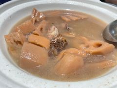 排骨藕汤-鑫小城故事·藕汤·家常菜(台北一路总店)