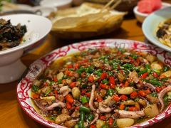 传统火红鱿鱼-厨道重庆菜馆(鸳鸯店)