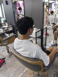 -藤野造型烫发染发