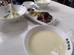 -弄堂咪道-饭香·面香·馄饨香(汇锦广场店)