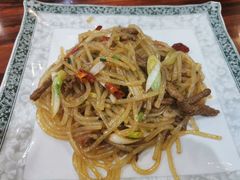 酸萝卜炒牛肉-卡桑嘎布藏餐吧(扎西满斋居民小区店)