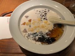 娟姗奶大满贯-RUXU入续糖水铺与包(卓悦中心店)