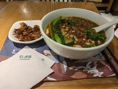 -呷佬·长沙手工米粉(金沙江路店)