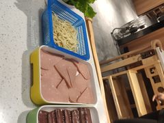 -五味缘小郡肝串串火锅(泛悦城市奥特莱斯店)