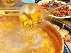 -阿山卓·野生菌火锅·纳西火塘烤肉