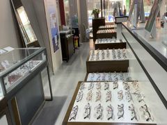-零度眼镜·宝视友·蔡司依视路(吾悦花街店)