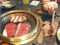 -铭牛烧肉·和牛海鲜自助(高新月牙湖店)