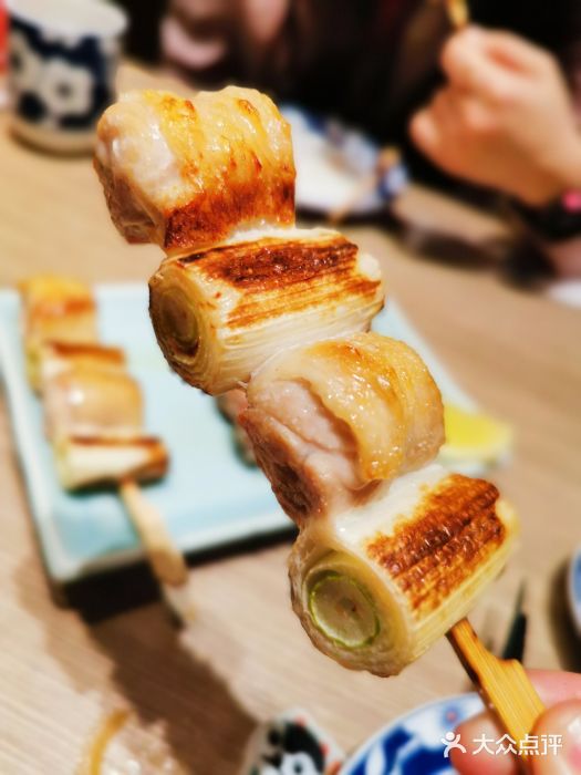 小山日本料理(岭南天地店)烤大葱鸡肉图片