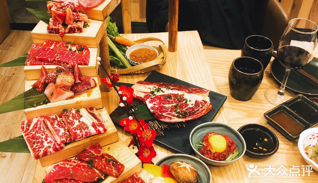 阶梯肉里有一个生拌牛肉 早知道就不单点两份 味道一般