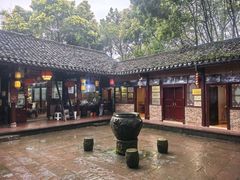 -土砂锅生态山庄·非遗砂锅雅鱼