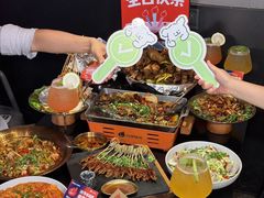 -何师烧烤·香辣蟹·川菜·30年老品牌(太古里旗舰店)