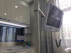 -茂菊口腔连锁(浦东南路店)