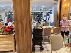 -鹏城人家海鲜酒家·23年老字号(较场尾店)