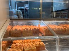 -HOT CRUSH趁热集合·现烤面包(上海环球港店)