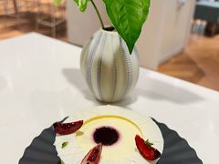 -潮一不贰·法式甜品·生日蛋糕·西式简餐(外滩店)