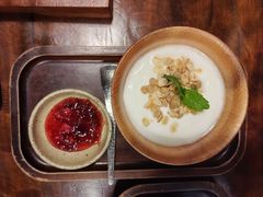 自制云南玫瑰酸奶-银米·云南传统过桥米线(双廊黑金冠店)