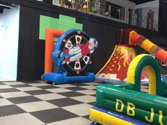 -嘿哟动霸CHUA·新潮玩运动娱乐中心·蹦床滑冰团建乐园