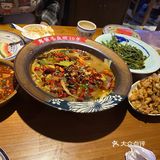 糍粑豆腐酥肉空心菜都很好吃 毛血旺味道一般八有点淡