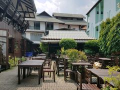 -Dash Teak House
