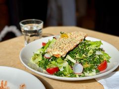 杏仁三文鱼沙拉-The Cheesecake Factory 芝乐坊餐厅(王府中環店)