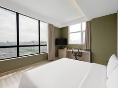 -西安大雁塔科技大学地铁站亚朵酒店