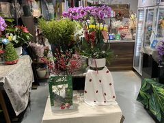 -何兮花店·气球派对鲜花店(马桥银春路万科城店)