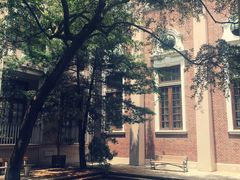 -香港大学