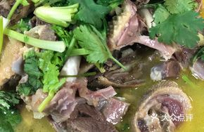 Young Goose with Chinese Cabbage and Vermicelli