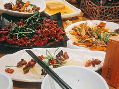 -隔壁老王·家常云南菜(花巷店)