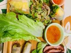 东南亚风味小吃拼盘-越弥越南传统美食馆