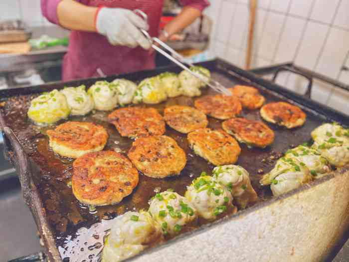 阿大葱油饼-"这是上海一家传说中的葱油饼小店名号阿大 .