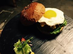 -HIGH FIVE哈福手工汉堡(桂林路店)