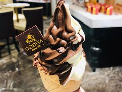 双拼软冰淇淋-GODIVA(王府井apm店)