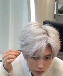 -一家只做男发烫染的店