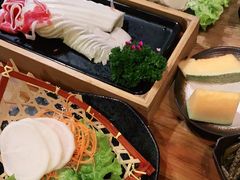-湊湊火锅·茶憩(杭州湖滨银泰in77店)