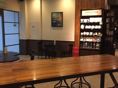 大堂-星巴克(湖州梅地亚广场店)