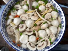 鱼丸野山菌汤-品渔味湖鲜馆(拈花湾店)