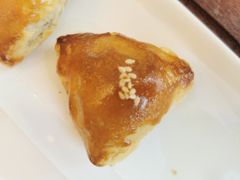 蜜汁怀旧叉烧酥-名苑皇宫酒家(来魅力壁画村店)