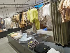 -URBAN REVIVO(欢乐海岸购物中心店)