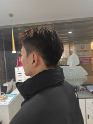 -镁连社·美联社