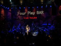 -FOUR PLAY BAR