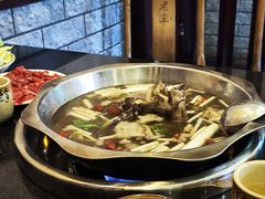 -周老三跷脚牛肉·全牛火锅(非遗传承店)