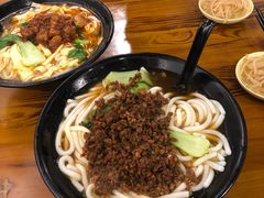 -丽虹云南过桥米线(兴工街店)