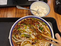 -云阿蛮云南生烫牛肉米线(奉贤路店)