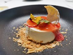 意大利香草奶冻配鲜草莓酱-K·Kitchen KK牛扒厨房(江南西店)
