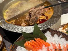 -牛YO寿喜烧·铁板烧和牛火锅自助(市府恒隆店)