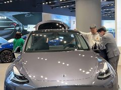 -TESLA 特斯拉(上海太古汇体验店)