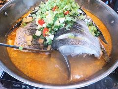 揭盖后的鱼头-红樽舫湖州菜.湖景餐厅(太湖渔人码头店)
